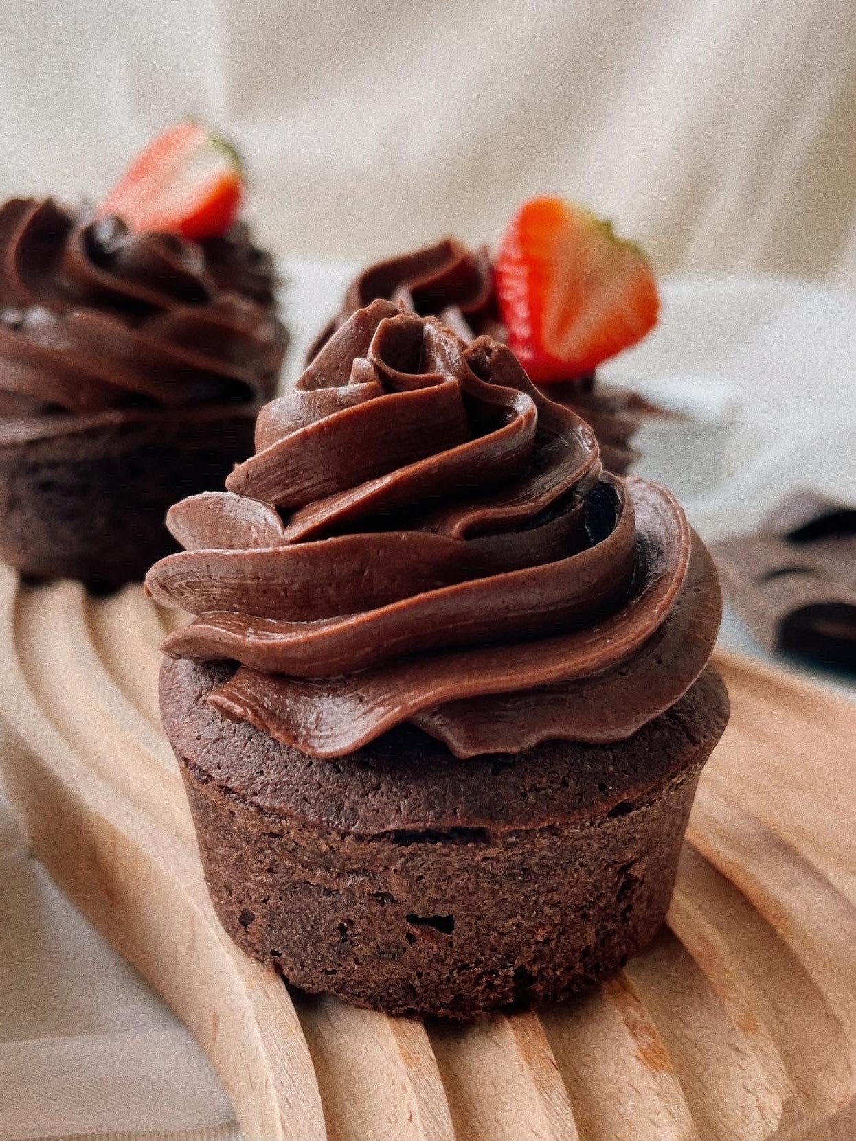 Keto Chocolate Cupcakes